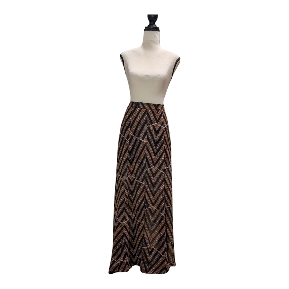 Astr Chevron Maxi Skirt in Black a - Picture 4 of 10